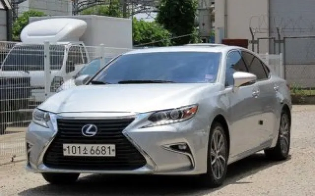 뉴ES300h 프리미엄 렉서스 2017/08 146,547km